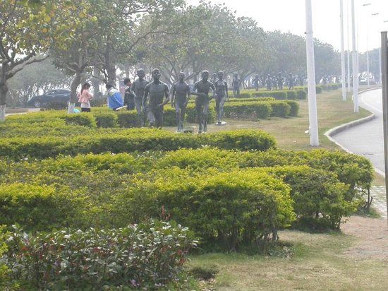 Marathon Group Portrait Sculpture